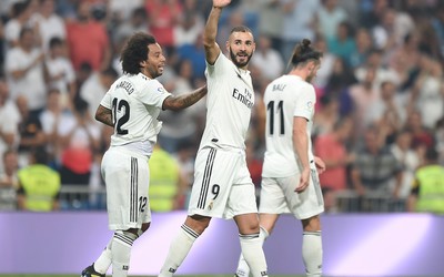 OK体育精华-什琴斯尼训练中扑出C罗爆射